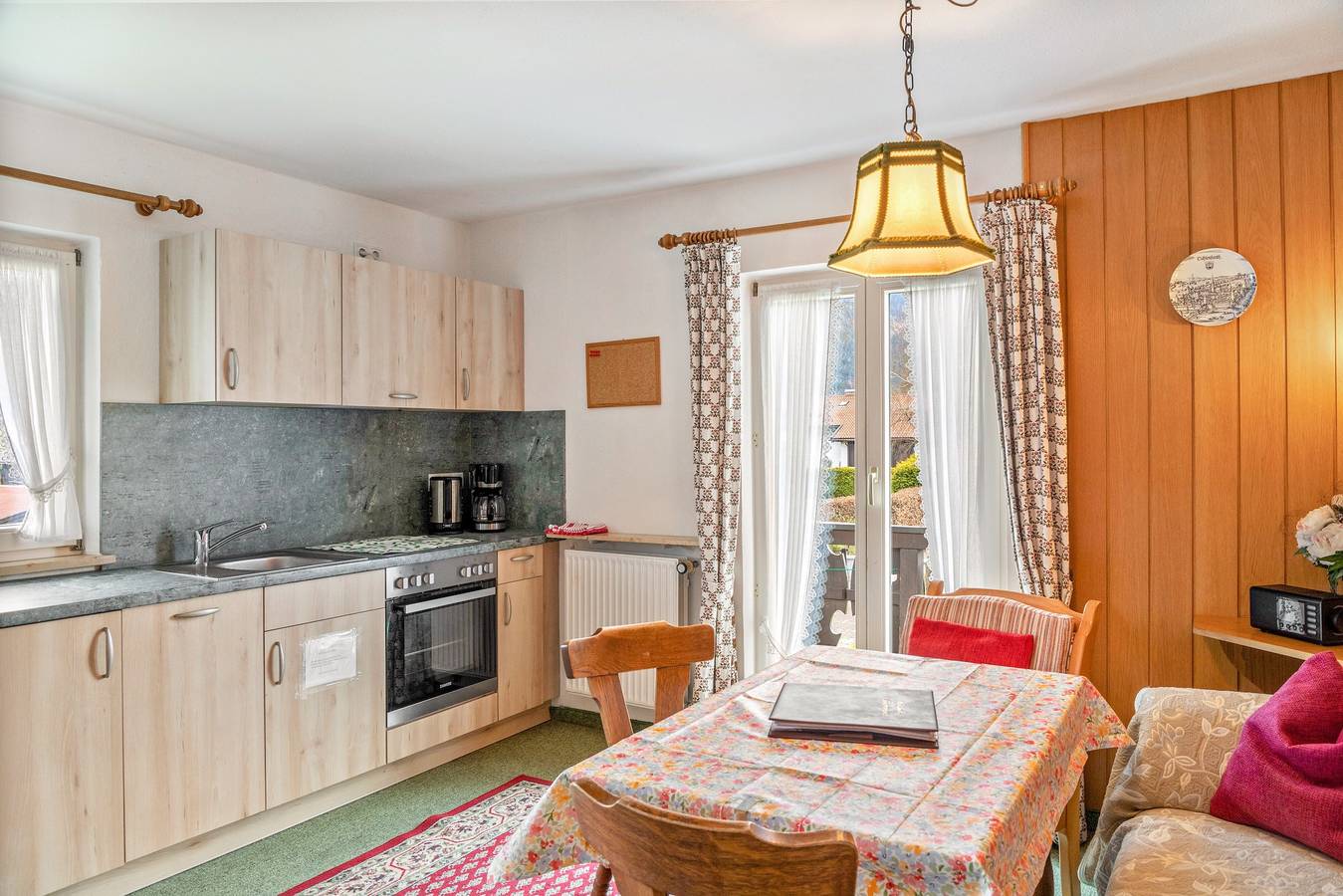 Appartement entier, Appartement '1' avec vue sur la montagne, jardin commun et Wi-Fi in Wallgau, Walchensee