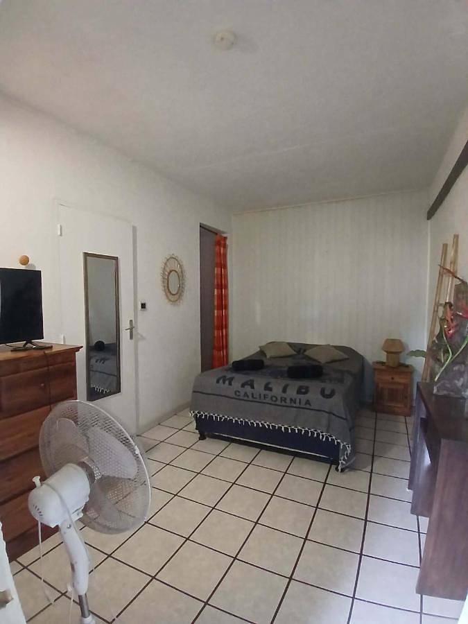 Gîte pour 2 personnes, avec jardin, animaux acceptés dans Port de Saint-Gilles les Bains - 3