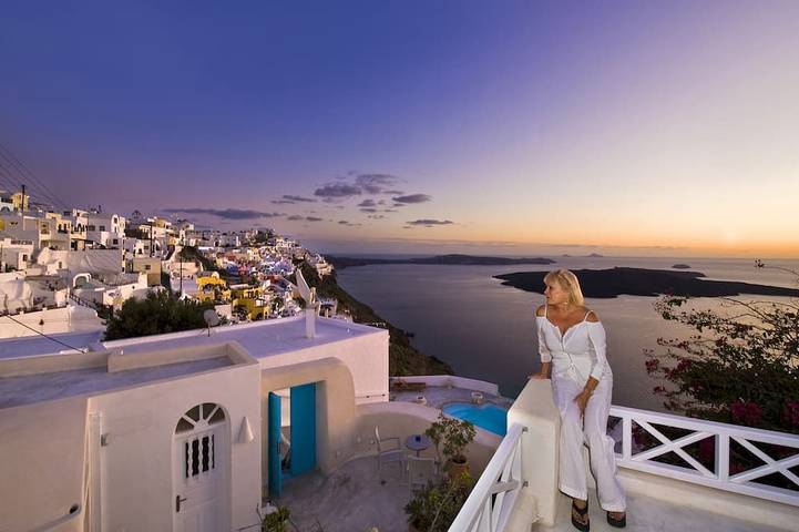 Apartment for 2 people, with terrace in Thera