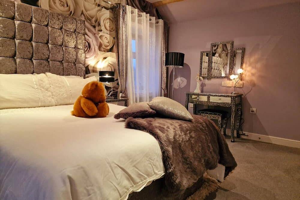 Beautiful en-suite double rm in a small country home c/w spa, supper & breakfast in Somerset