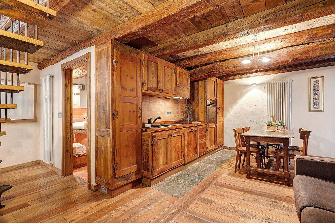 Appartement entier, Appartement '5 Coppafen' familial avec balcon in Villes Dessous, Comune di Introd