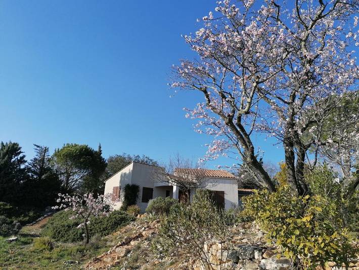 Location de vacances pour 4 personnes, avec Terrasse ainsi que Jardin et Vue à Saint-Jean-de-Minervois