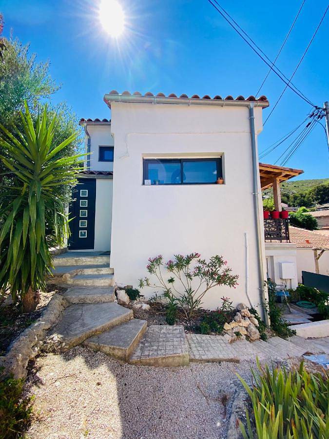 Location de vacances pour 10 personnes, avec vue et terrasse dans Niolon - 4