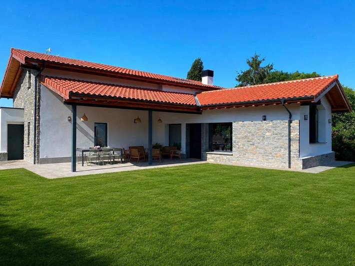 Casa rural para 10 personas, con Balcón además de Terraza y Jardín en La Isla (Colunga)