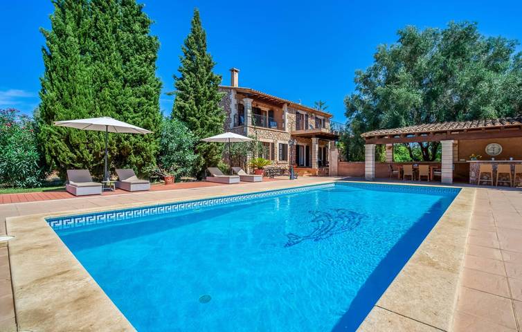 Oasis junto al mar con terraza, piscina y aire acondicionado cerca de la playa de s'Illot in San Lorenzo de Cardessar, Mallorca Este