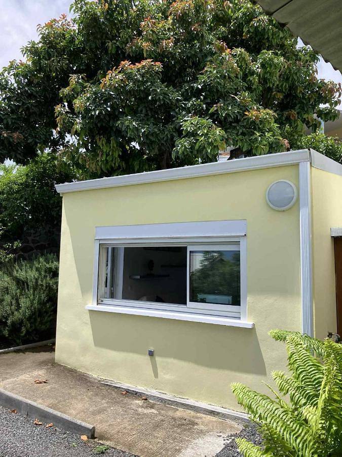 Maison d’hôte pour 2 personnes, avec terrasse ainsi que vue et jardin dans Bois de Nèfles