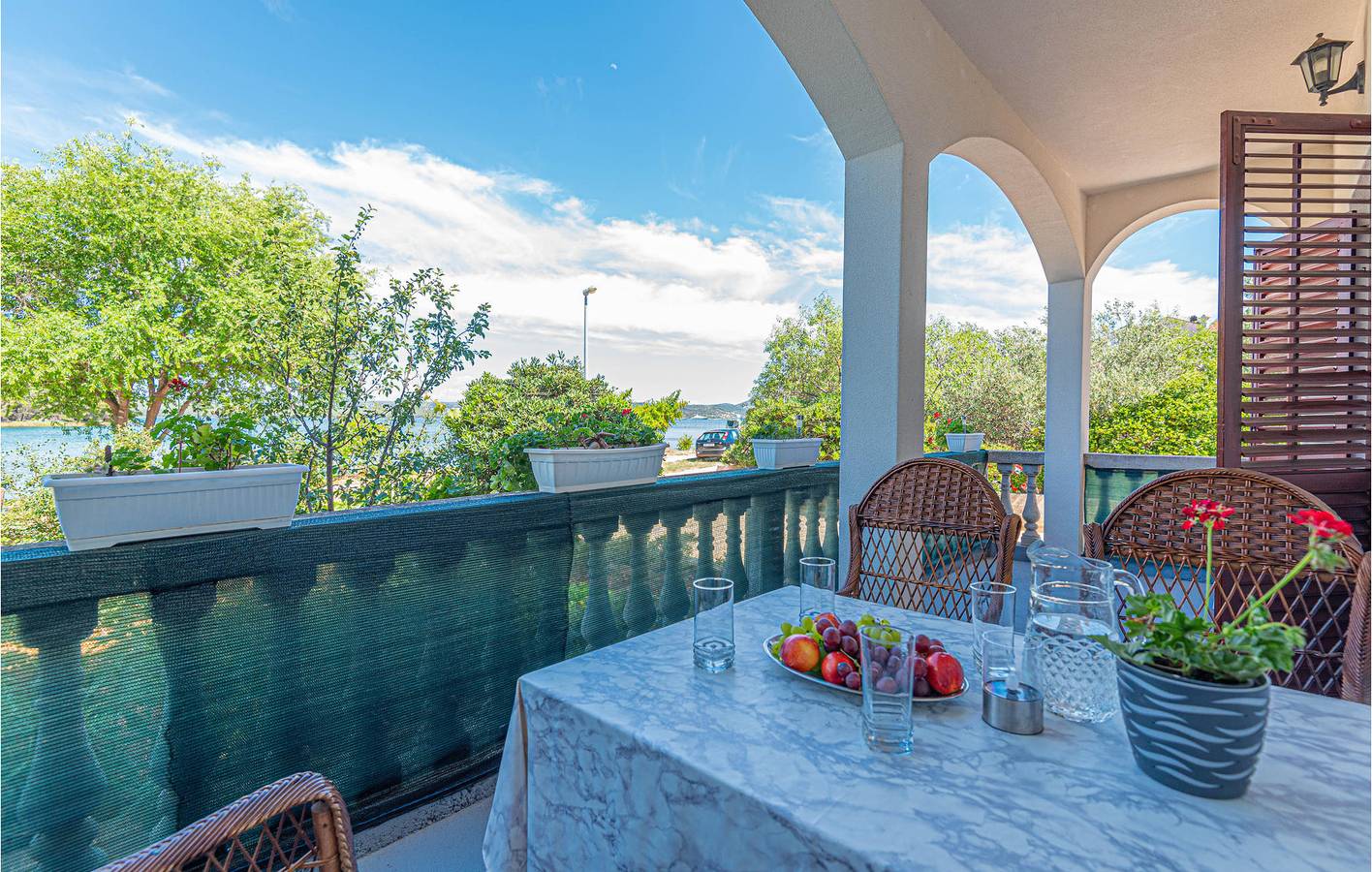 Ganze Ferienwohnung, Ferienwohnung für 6 Personen mit Terrasse in Raslina, Šibenik-Knin