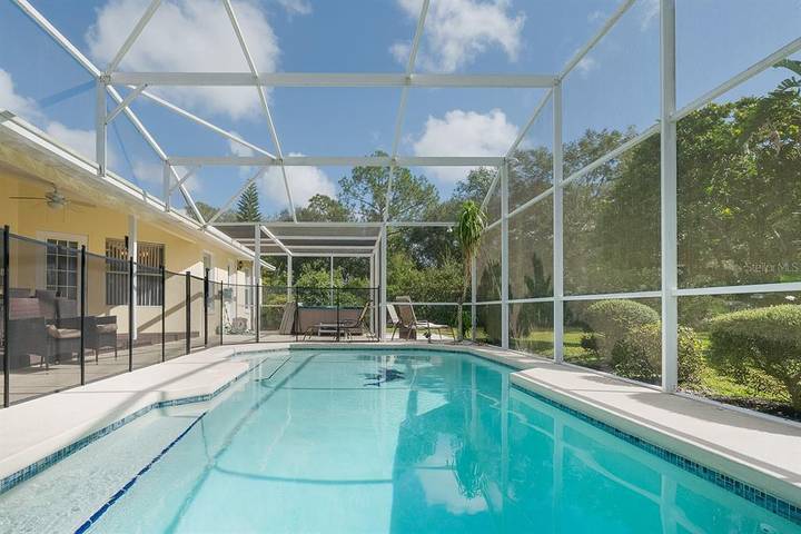 Villa for 8 people, with pool and hot tub as well as yard, kid friendly - 1