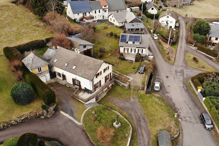 Location de vacances pour 6 personnes, avec balcon, animaux acceptés à Saint-Bonnet-près-Orcival