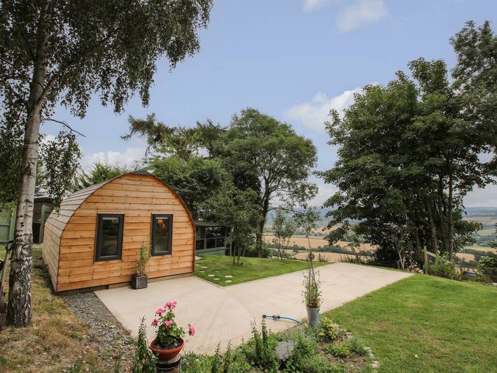 Cabane pour 2 personnes, avec jardin, animaux acceptés - 1