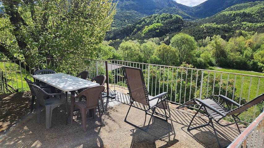 Gîte pour 7 personnes, avec Terrasse ainsi que Jardin et Vue dans les Alpes-de-Haute-Provence - 2