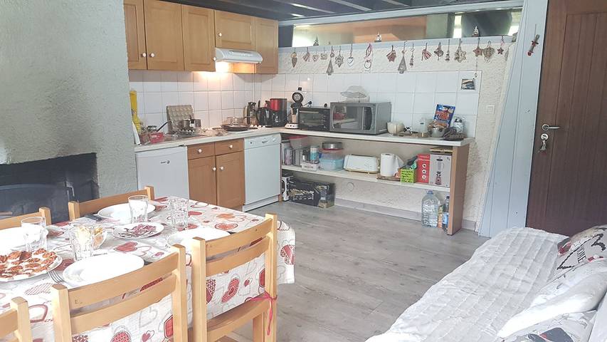 Gîte pour 10 personnes, avec Terrasse et Vue sur le lac dans Payolle