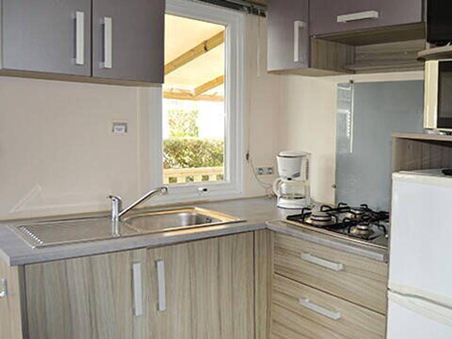 Camping La Presqu'Ile - Bungalow 4 personnes - Mobil-home | Classic | 2 Ch. | 4 Pers. | Terrasse simple in Le Barcarès, Côte d'Améthyste