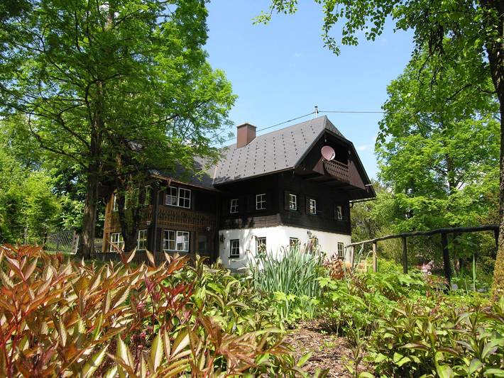 Ferienhaus für 8 Personen, mit Balkon und Terrasse sowie Garten und Sauna