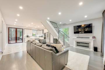 Vacation Home for 14 Guests in Pocono Mountains, Pennsylvania, Picture 3