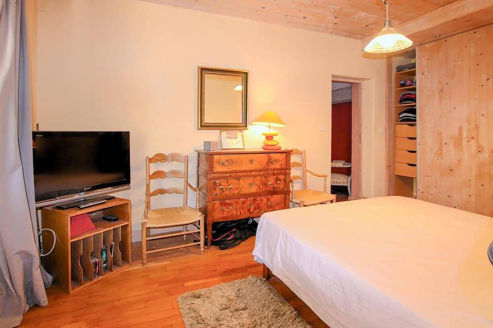 Stunning home in Monseveroux in Montseveroux, Région de Vienne