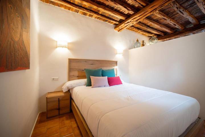 Location de vacances pour 12 personnes, avec terrasse et vue ainsi que jardin et piscine dans Portinatx - 2