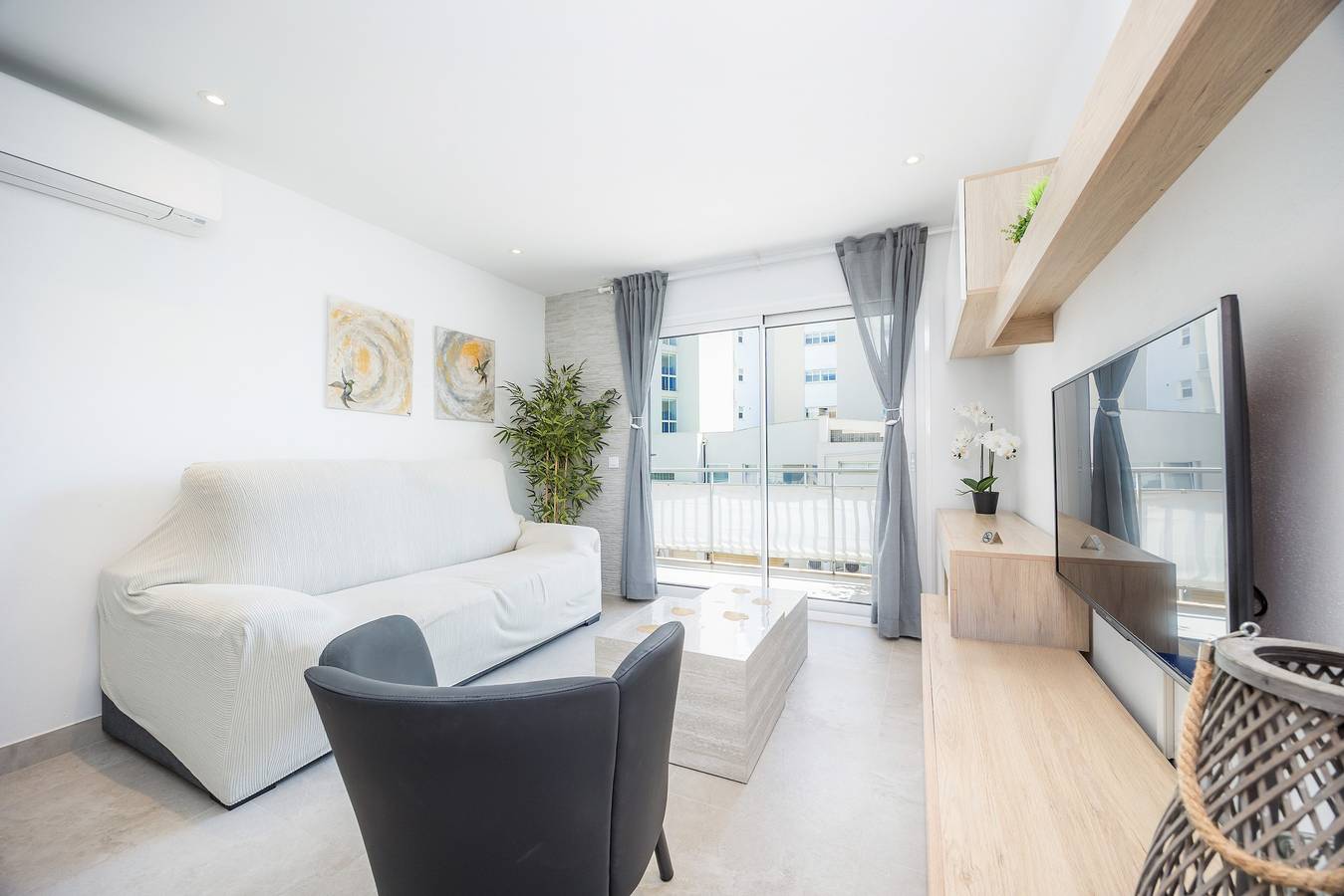 Ganze Wohnung, Ferienwohnung 'Apartamento Lliteras' mit Meerblick, Wi-Fi und Klimaanlage in Cala Millor, Son Servera