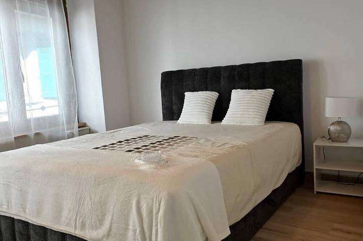 Ganze Wohnung, Duplex in the city center.4m from the central station of montreux. in Montreux, Waadtland RDK