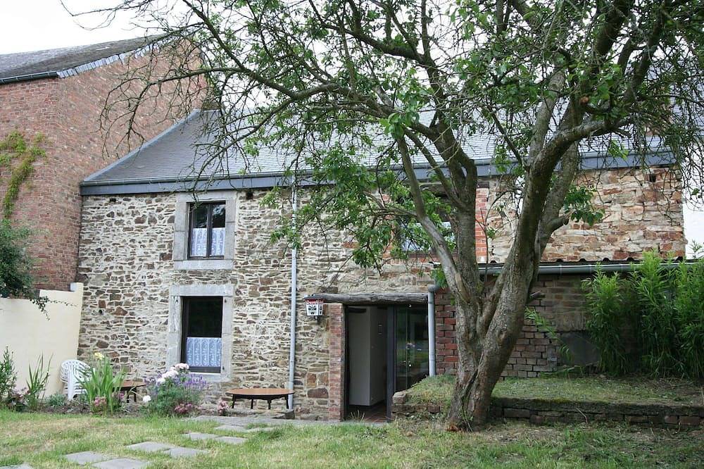 Winenne Huis met Hot Tub in Beauraing, Regio Namur