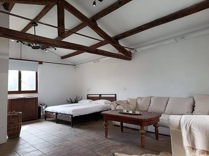 Gîte pour 2 personnes, avec piscine ainsi que vue et jardin à Notaresco