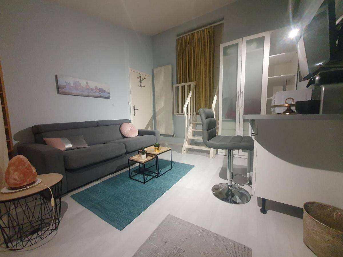 La petite chambre bleue in Amilly, Région de Montargis