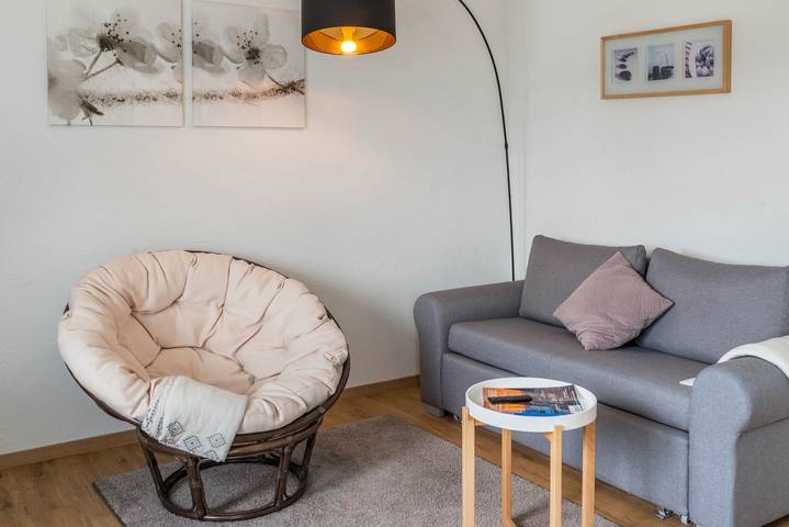 Ganze Wohnung, Ferienwohnung 'Turmgarten' mit Bergblick, privater Terrasse und Wi-Fi in Überlingen, Region Bodensee-Oberschwaben