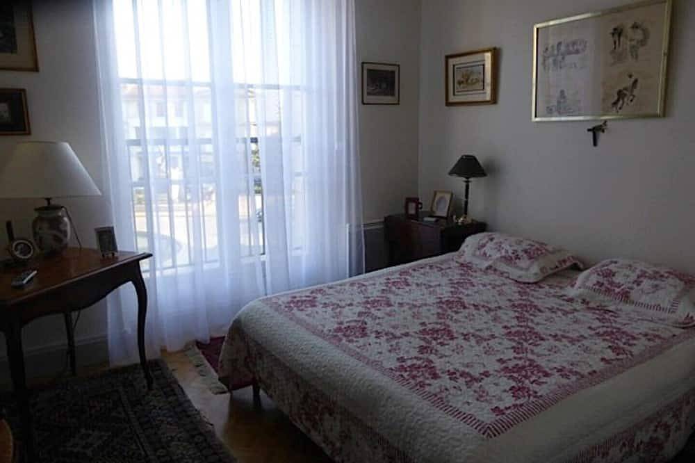 Appartement entier, Appartement centre, terrasse, parking privé, proche Aeroport in Bergerac, Périgord Pourpre