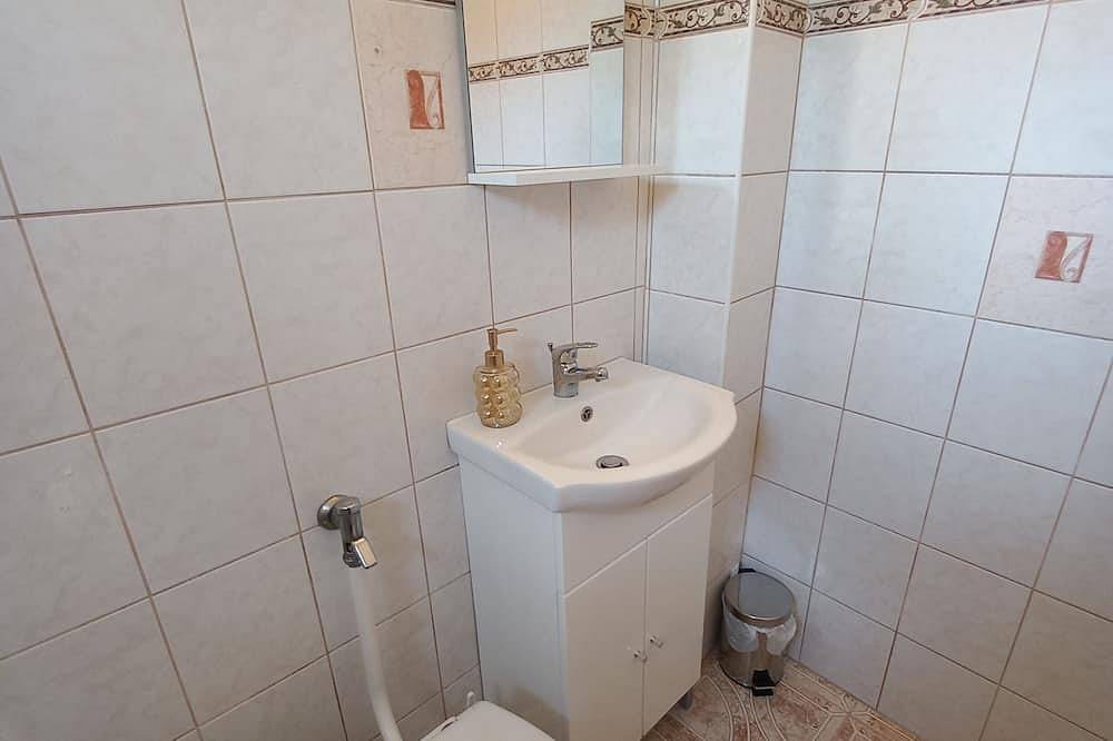 Voll ausgestattetes Apartment mit Küche und Bad.\n\nteljesen felszerelt lakás. in Deutsch-Jula, Kleingebiet Deutsch-Jula