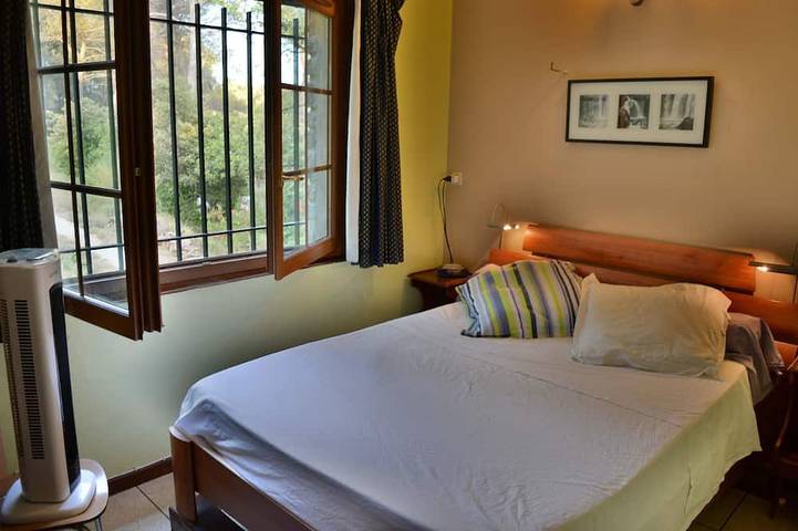 Location de vacances pour 6 personnes, avec terrasse et jardin à Solliès-Toucas - 2