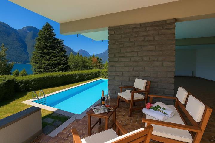 Location de vacances pour 9 personnes, avec piscine ainsi que vue sur le lac et balcon, adapté aux familles dans Nesso - 3