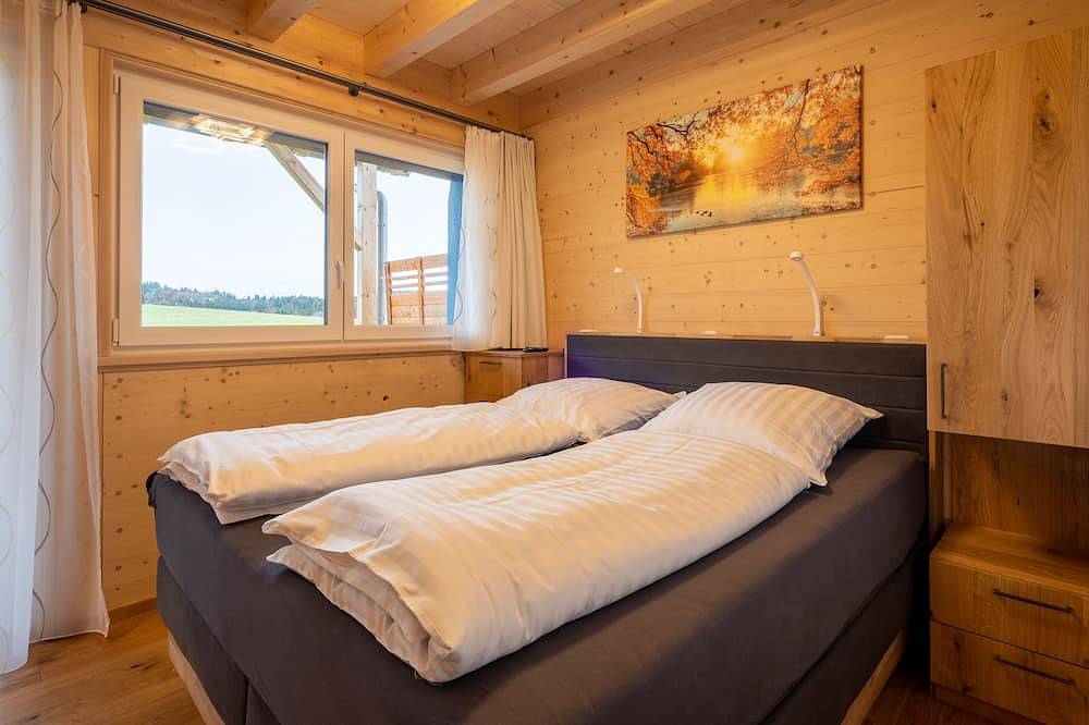 Alb Chalet: Freistehendes Ferienhaus mit Whirlpool, Infrarotkabine und Holzofen in Meßstetten, Neckar-Alb