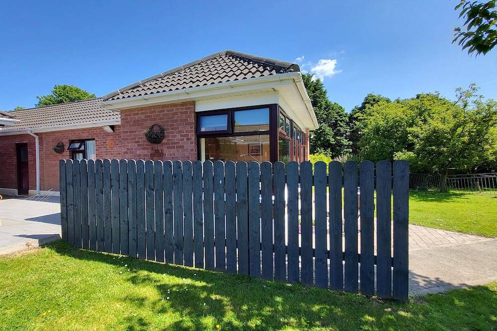 Hazelwood Holiday Home - Cozy & Homely in Sligo, County Sligo