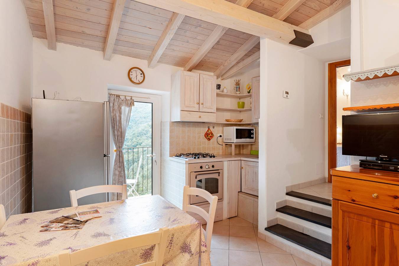 Ganze Wohnung, Apartment 'Casa Reanna' mit Bergblick, Balkon und Wlan in Apricale, Ligurische Alpen