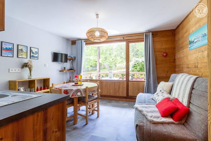 Gîte pour 4 personnes, avec piscine dans La Féclaz