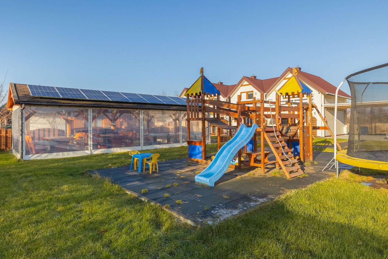 Ganze Wohnung, Ferienwohnung für 5 Personen mit Balkon/Terrasse in Grzybowo, Polnische Ostsee