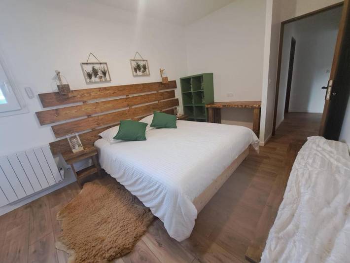 Chalet pour 6 personnes, avec terrasse et vue, animaux acceptés à Chambon-sur-Lac - 3