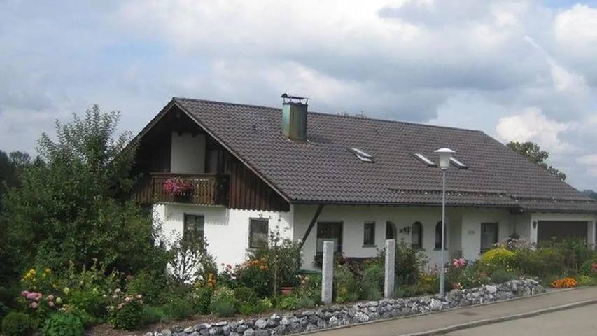 Vacation apartment for 3 people, with balcony in Wangen