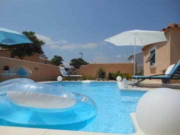 Chambre d’hôte pour 2 personnes, avec piscine ainsi que vue et jardin, animaux acceptés à La Londe-les-Maures