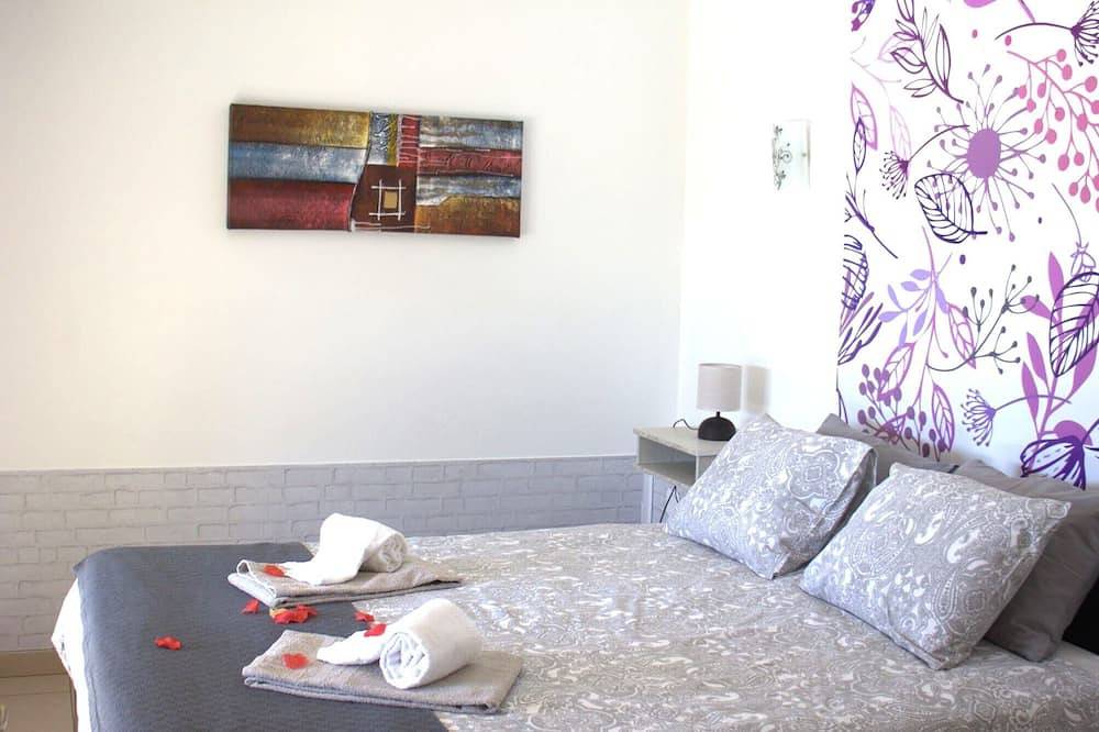 Offer 2020 Villa Clajessi - 4 Persons in Albufeira, Distrito de Faro