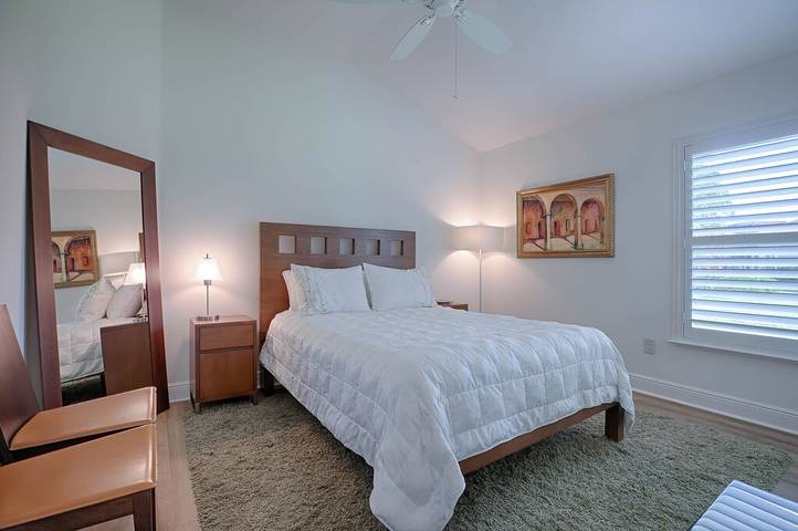 Vacation rental for 6 people, with terrace and hot tub as well as garden, with pets in The Villages