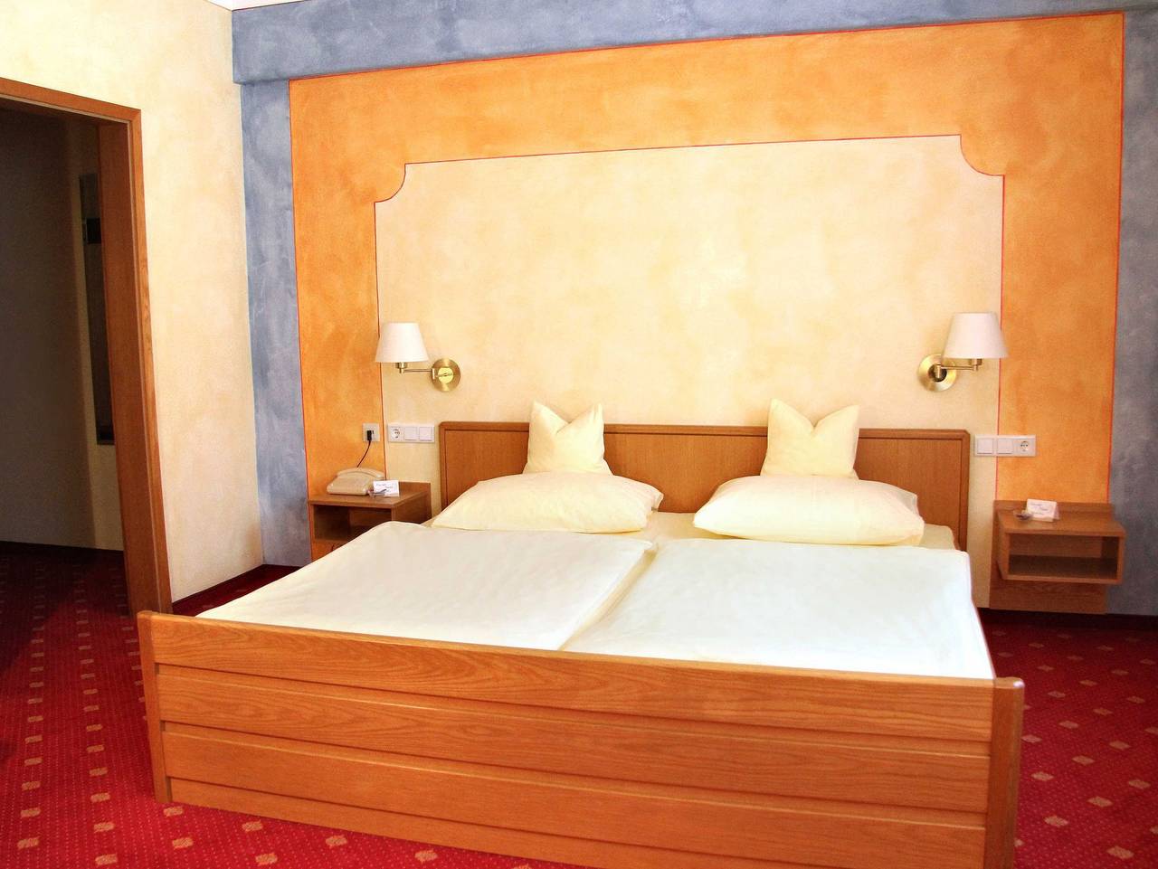 Hotel-Garni Goldener Schwan in Bad Windsheim, Steigerwald