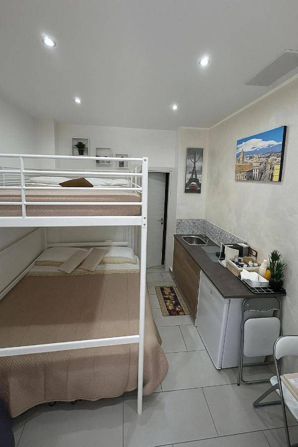 Quadruple Room in Misterbianco, Catania e dintorni