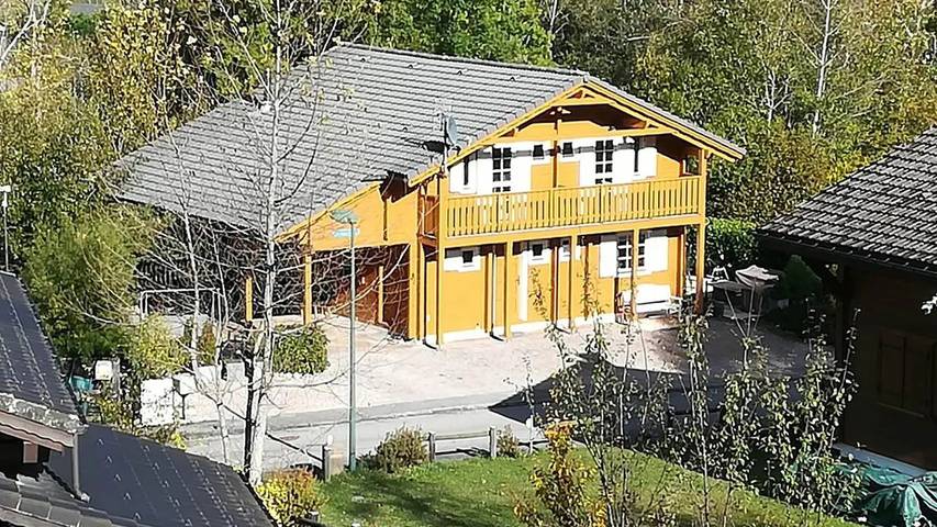 Chalet pour 13 personnes, avec sauna ainsi que jardin et balcon à Saint-Jean-d'Aulps