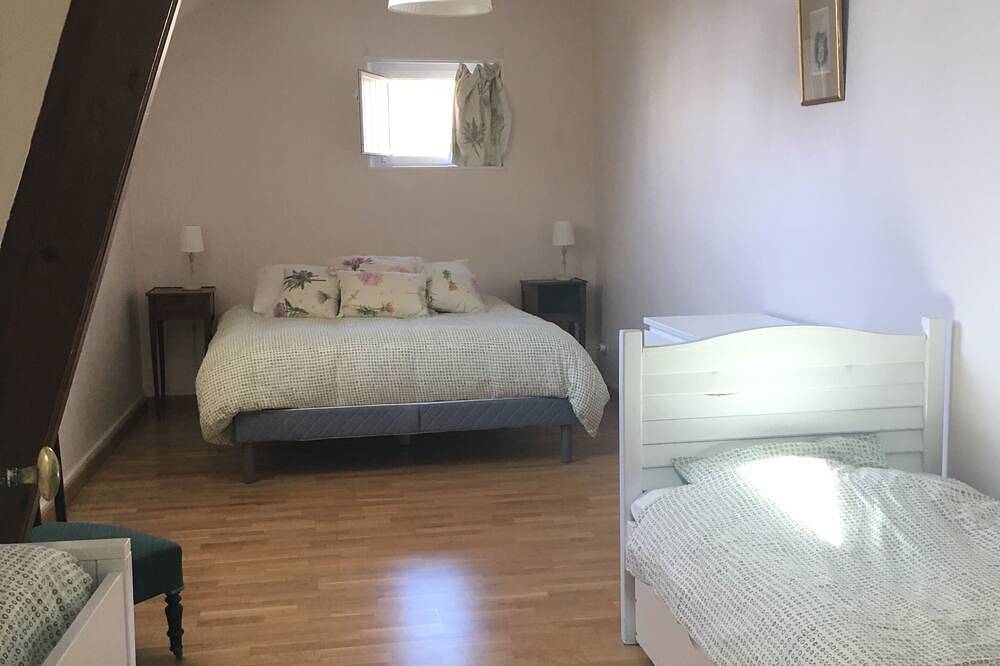 Gite du Roseland 3* 8 pers entre Paris et Rouen, Thoiry, Giverny, Versailles in Arnouville-lès-Mantes, Yvelines