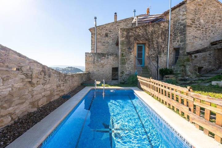 Casa rural para 12 personas, con piscina además de vistas y jardín, Se admiten mascotas en Conca de Barberà - 2