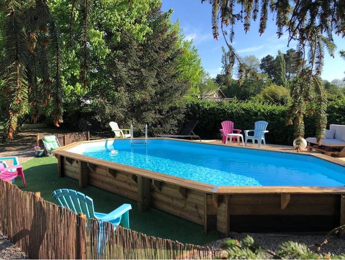 Location de vacances pour 6 personnes, avec jacuzzi ainsi que piscine et jardin à Saint-Morillon