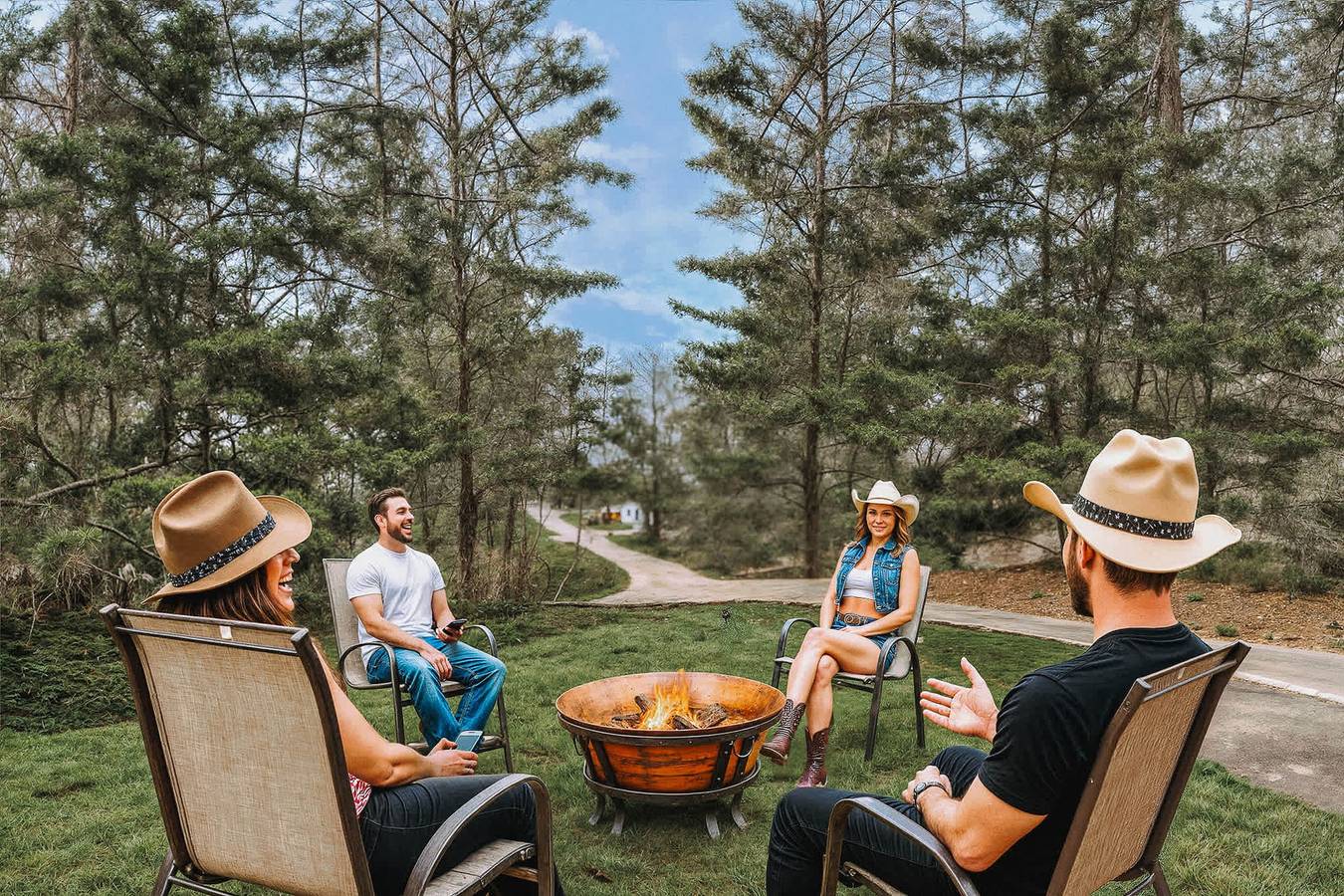 Apartamento inteiro, New - 1 Location Cabin Pool Hot Tub Arcade Hl in Gatlinburg, Condado de Sevier