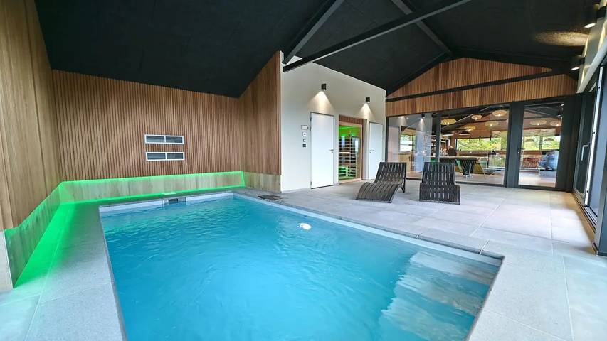Location de vacances pour 9 personnes, avec piscine ainsi que sauna et jardin dans Septon - 2