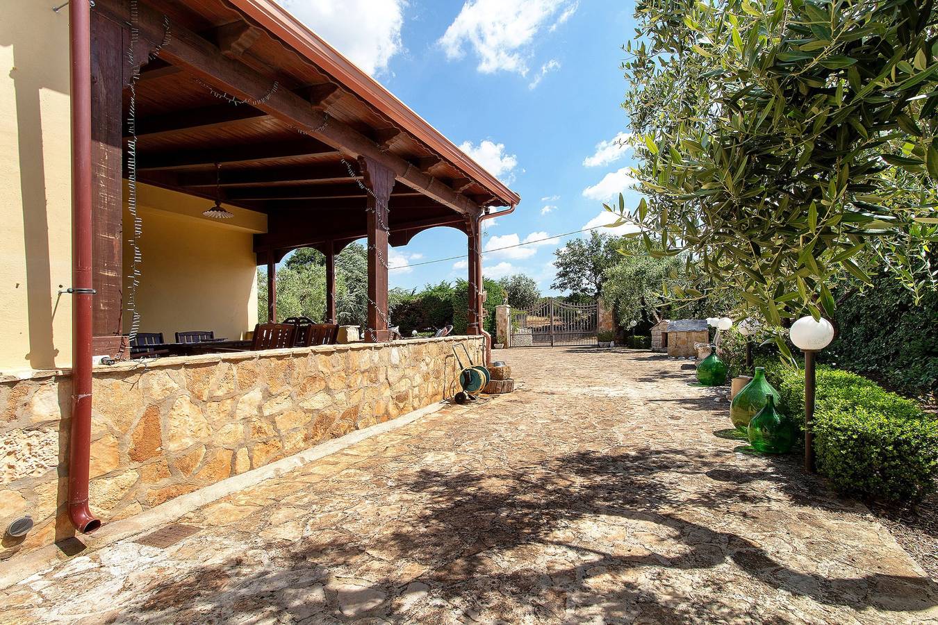 Villa Mario Pool and Relax: Piscina Privata e 6.000 mq di Giardino in Puglia in Mottola, Provincia di Taranto
